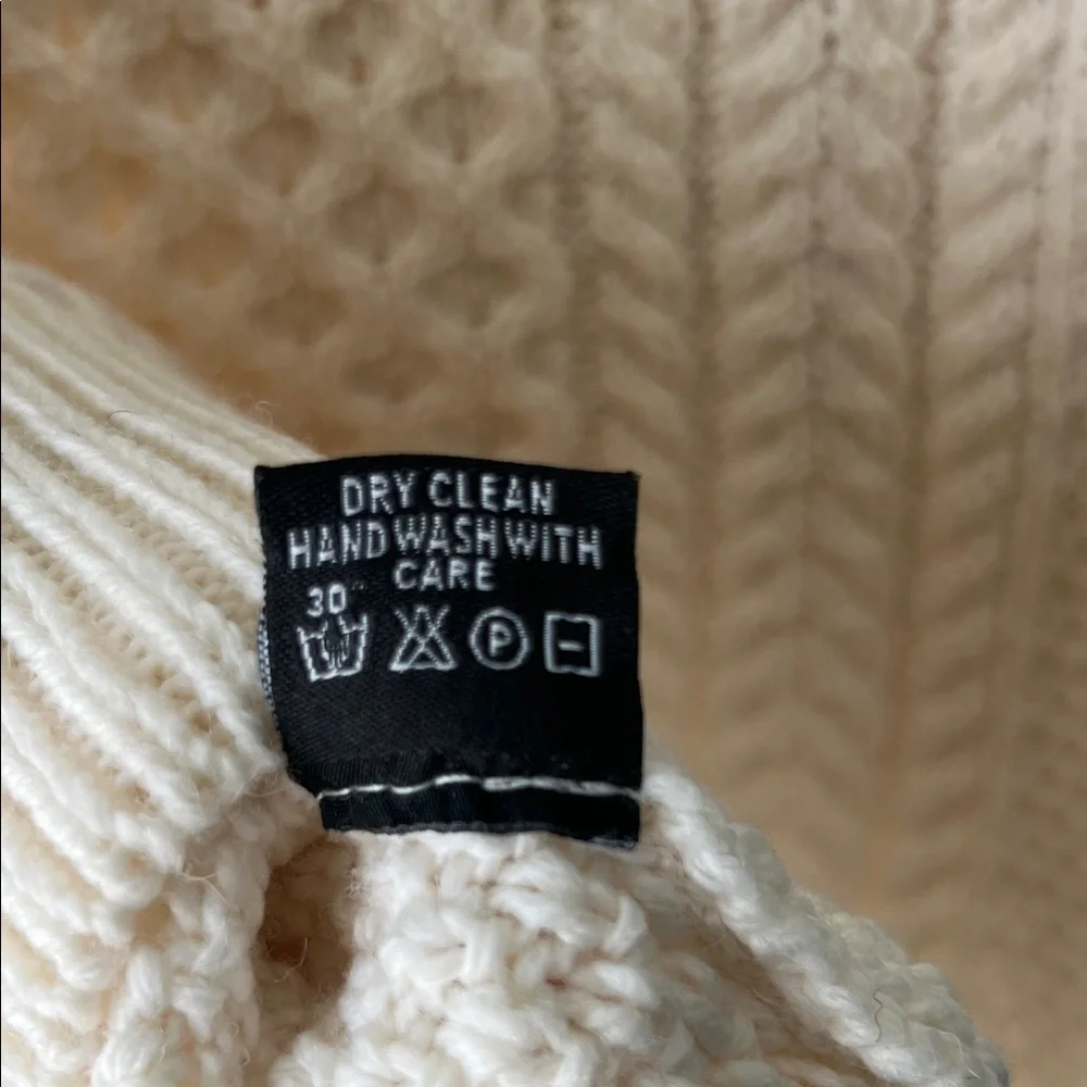 Like New The Woollen Market Ireland 🇮🇪 100% Merino Wool Cream Cable Knit Sweater - Picture 8 of 8